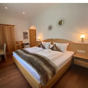 https://hotel-fackler.com-bavaria.com
