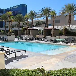 Luxury International At The Signature **** Las Vegas